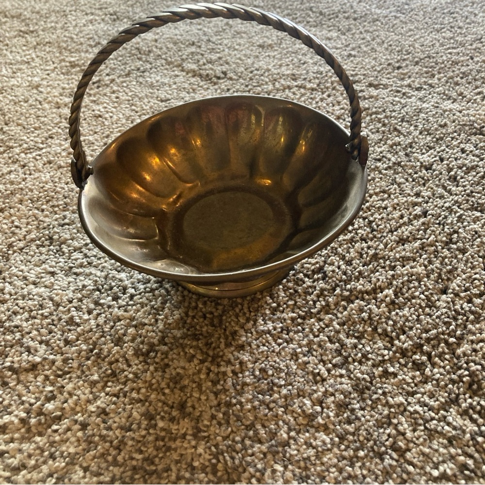 VTG  Brass Pedestal Bowl Handle Scallop Pattern made in India Rosenthall Netter